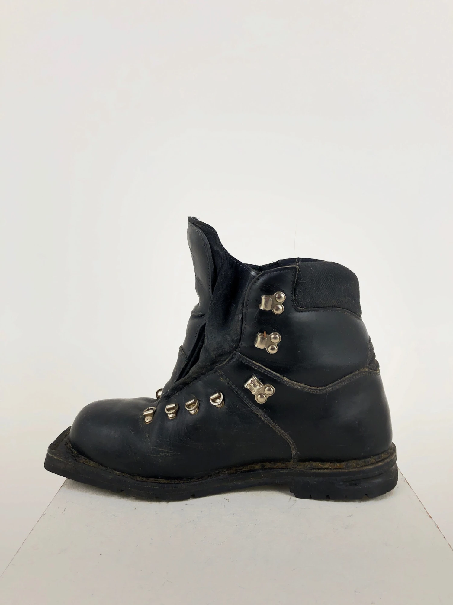 10.5 Merrell Leather Boots (Used) 7 10.5 Merrell Leather Boots (Used) - Image 5