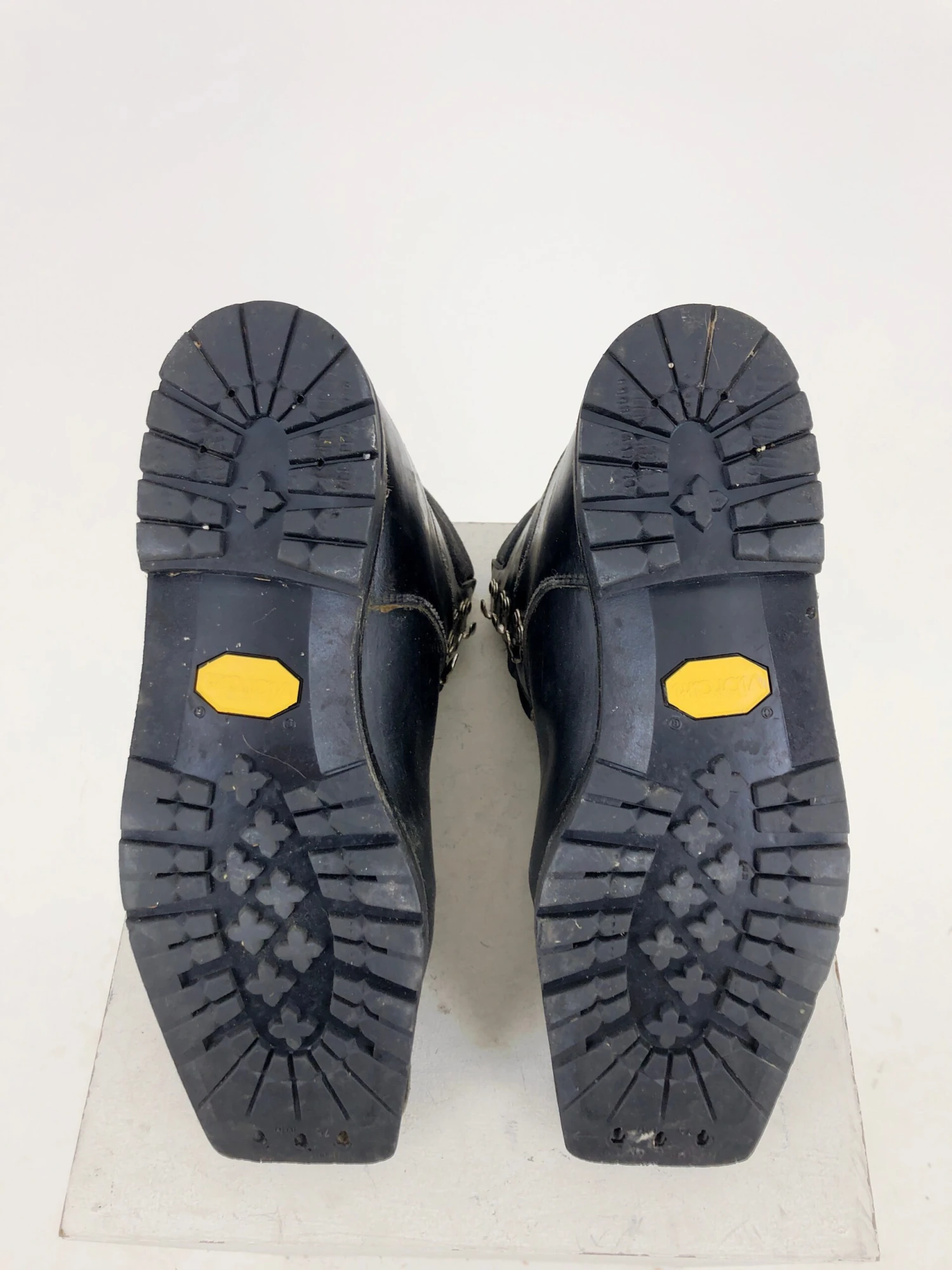 10.5 Merrell Leather Boots (Used) 8 10.5 Merrell Leather Boots (Used) - Image 6