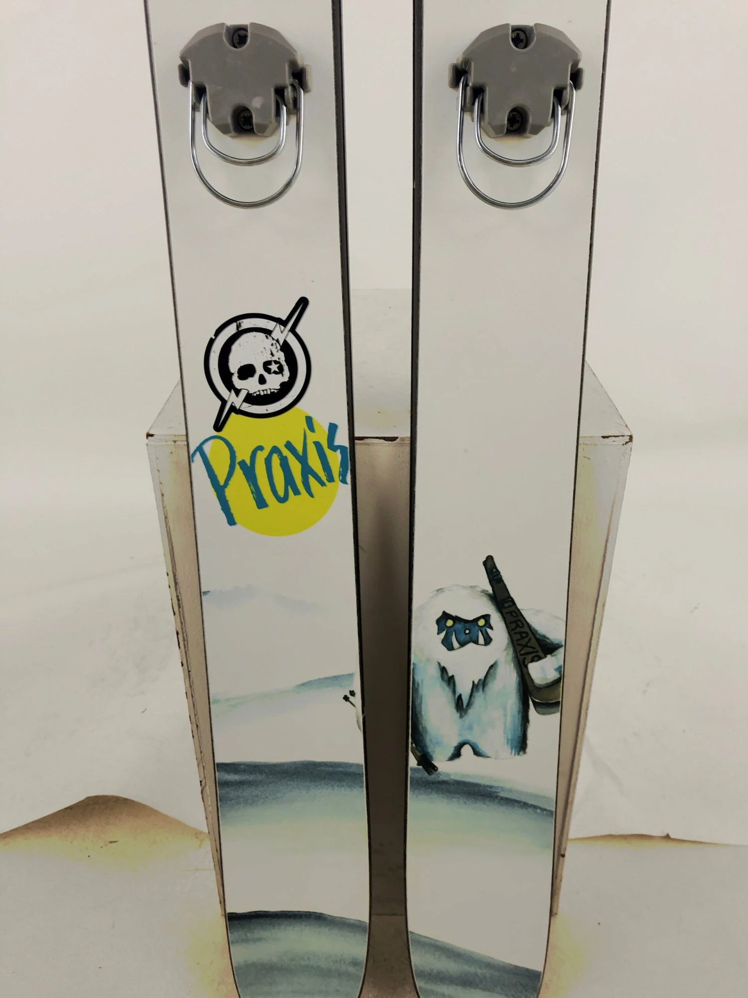 185cm Praxis BC W/ 22 Designs Lynx Lg W/ Leashes (Used) 6 185cm Praxis BC W/ 22 Designs Lynx Lg W/ Leashes (Used) - Image 4