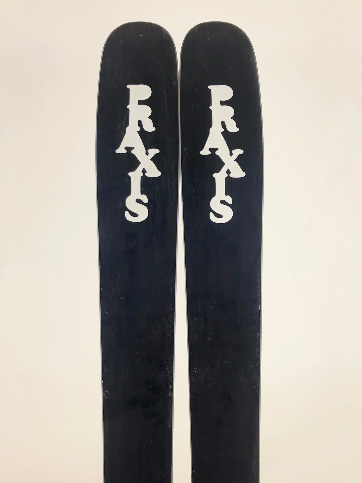 185cm Praxis BC W/ 22 Designs Lynx Lg W/ Leashes (Used) 7 185cm Praxis BC W/ 22 Designs Lynx Lg W/ Leashes (Used) - Image 5